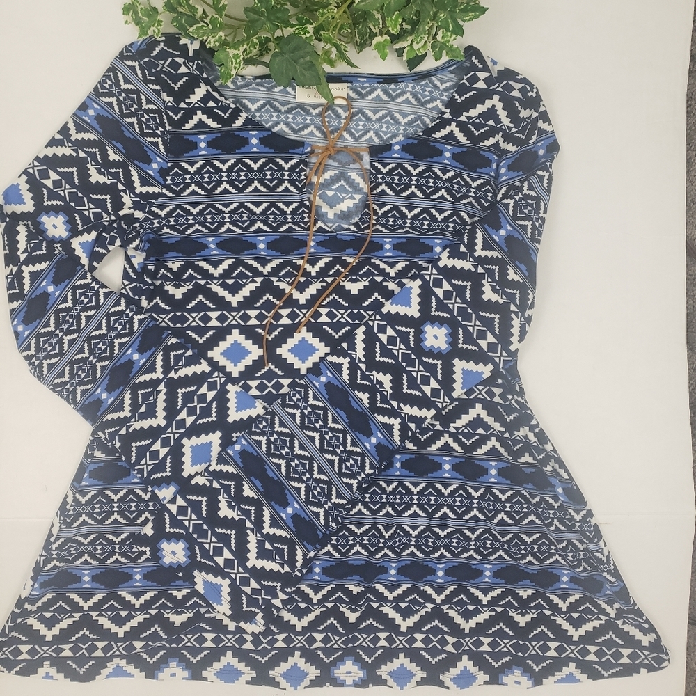 Bobbie brooks native pattern long sleeve top